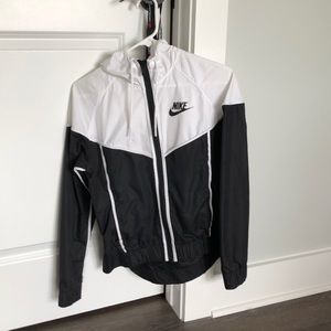 Womens Nike windbreaker